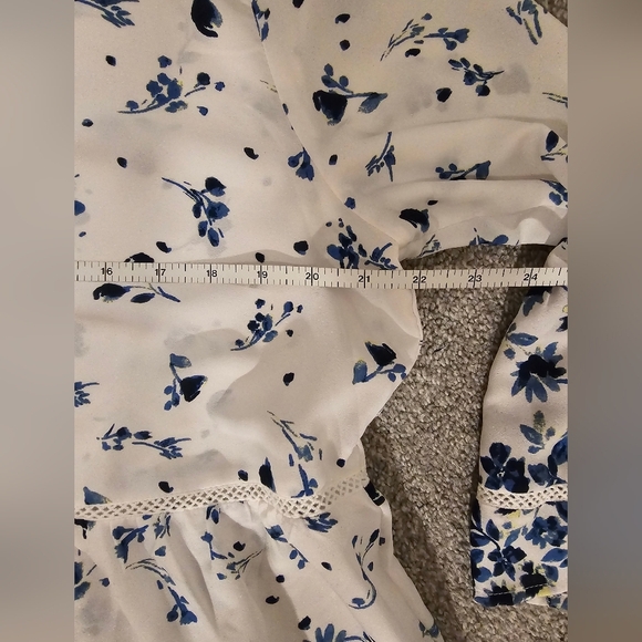 Fever Size Large Women's Long Bell Sleeves Blue & White Floral Peplum Top - Picture 6 of 10